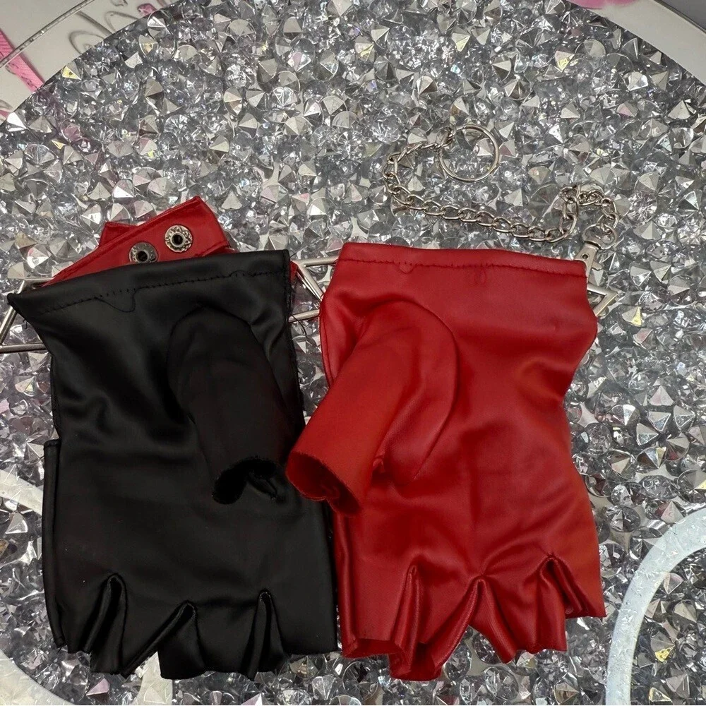 DC Harley Quinn Fingerless Gloves in Red and Black gloves